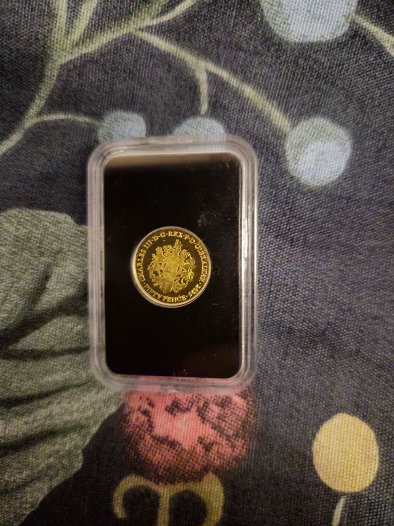 Gold coin