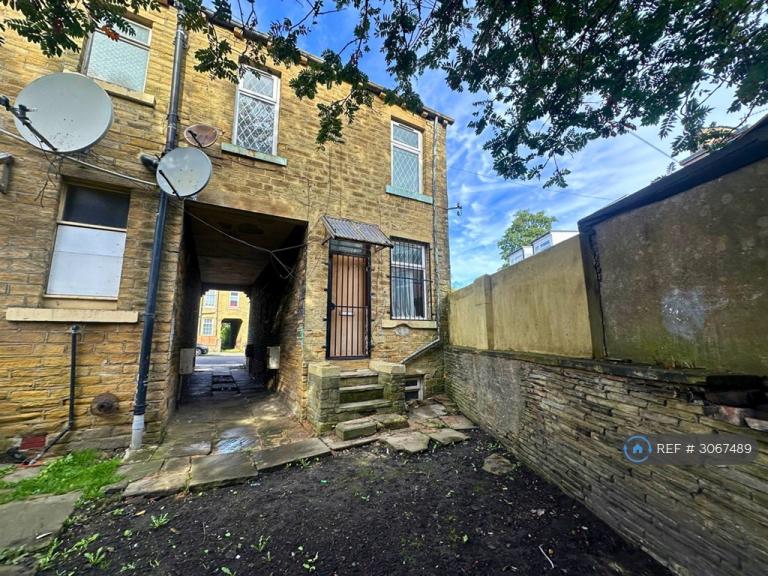 2 bedroom house in Cranbrook St, Bradford, BD5 (2 bed) (#3067489)