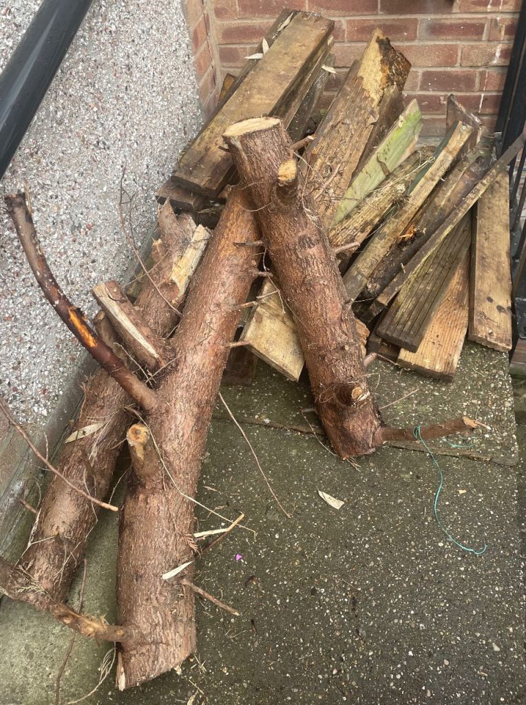 Bonfire Night Mixed Wood and Timber Scraps – Fair Condition