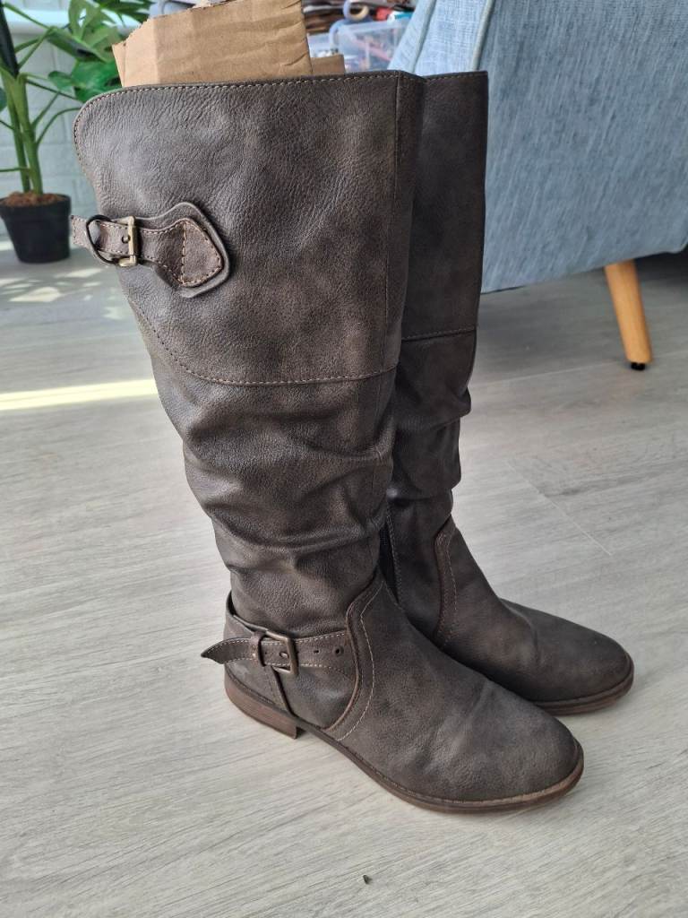 Ladies High Mustang Boots