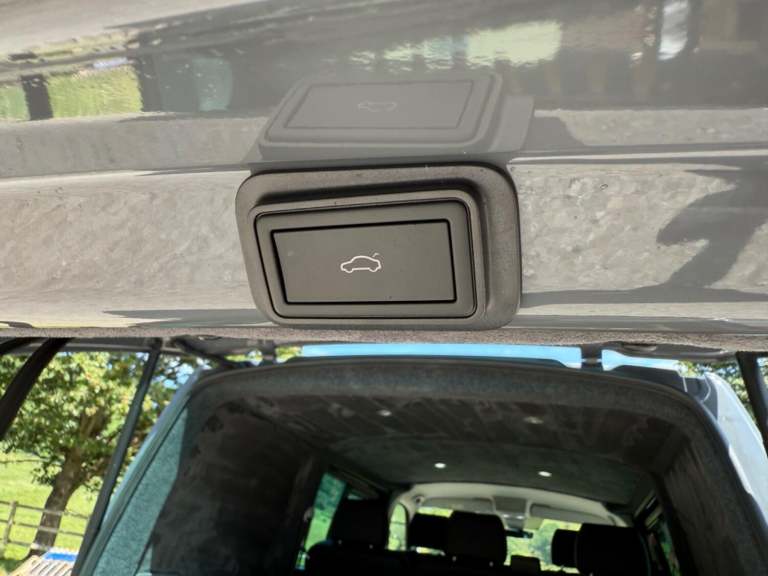 VW Transporter T32 Kombi 204 DSG Highline, Huge Spec, Genuine Leighton Van Model