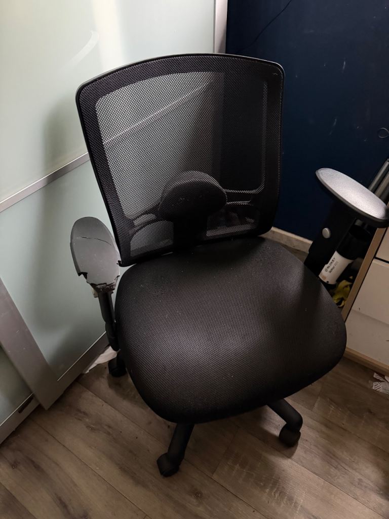 Swivel chair