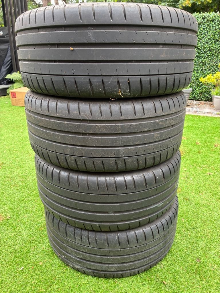 Full set of Michelin Pilot Sport tyres