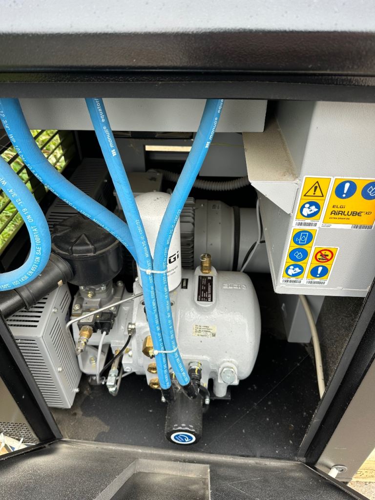 2023 Eigi EN7 Air Compressor with Drypoint Dryer and tank - Can deliver!