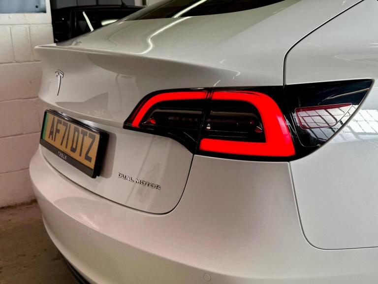 TESLA MODEL 3 (Dual Motor) Long Range Auto 4WDE 4dr 2021