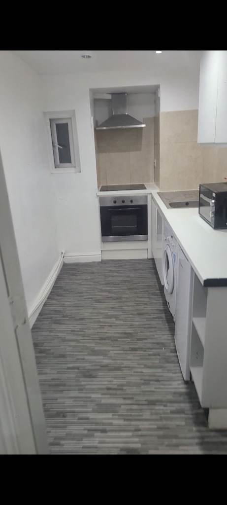 2 bedroom Separate flat Bills Included