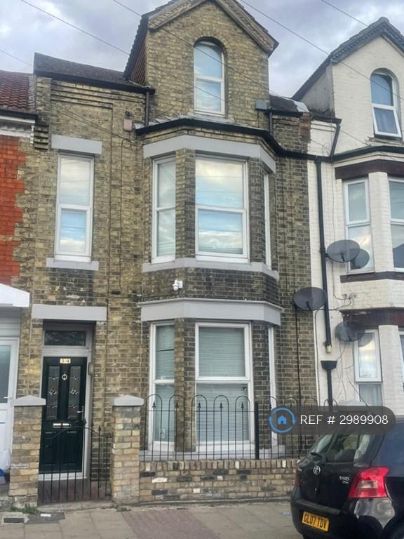 1 bedroom in Balmoral Road, Gillingham, ME7 (#2989908)