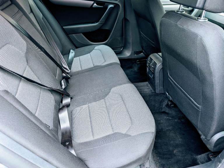 Volkswagen, PASSAT, Estate, 2011, Manual, 1968 (cc), 5 doors