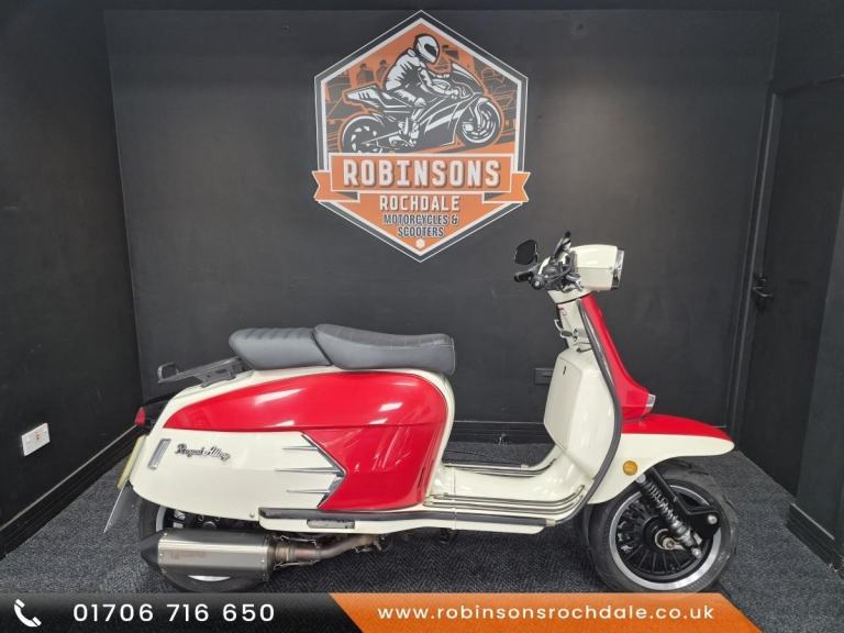 2024 73 Royal Alloy GP125 AC E5 with 4637 miles fitted with Sc