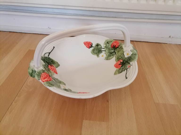 Unusual Vintage Italian Ceramic Fruit Bowl. Cracked Glaze Effect. 