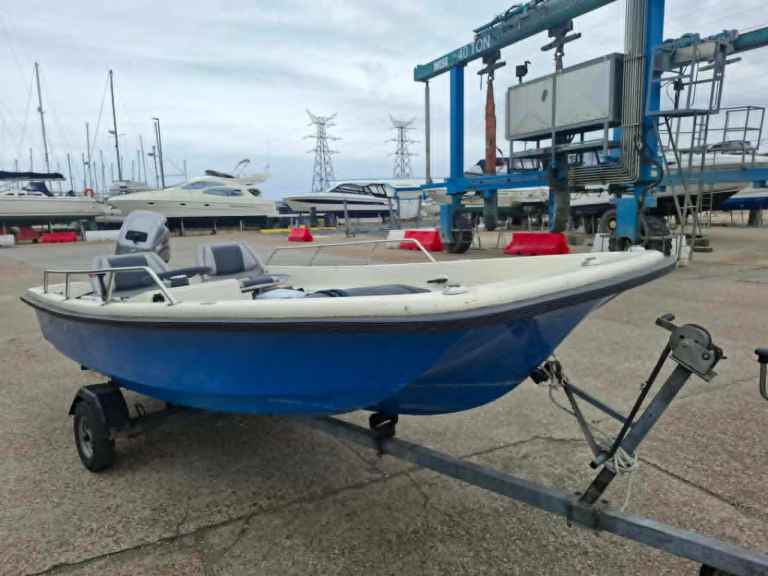 Dory boat 14ft  Mariner 25hp Efi Four Stroke Engine Galvanised trailer