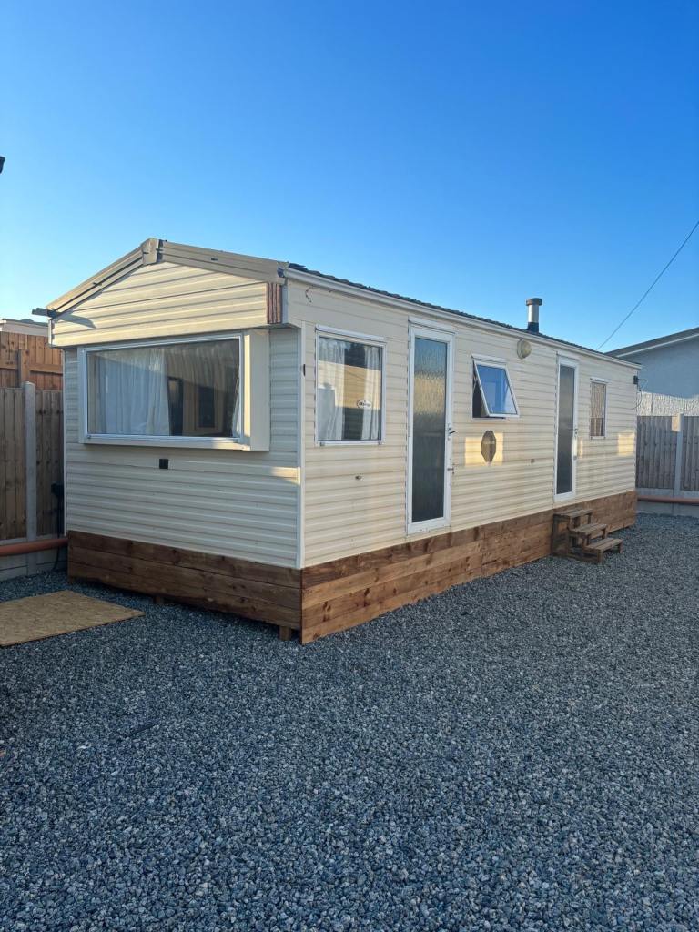 Static caravan for rent wickford 