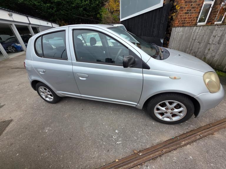 image for 2001 Toyota Yaris 1.3 16v VVTi CDX 5dr HATCHBACK Petrol Manual