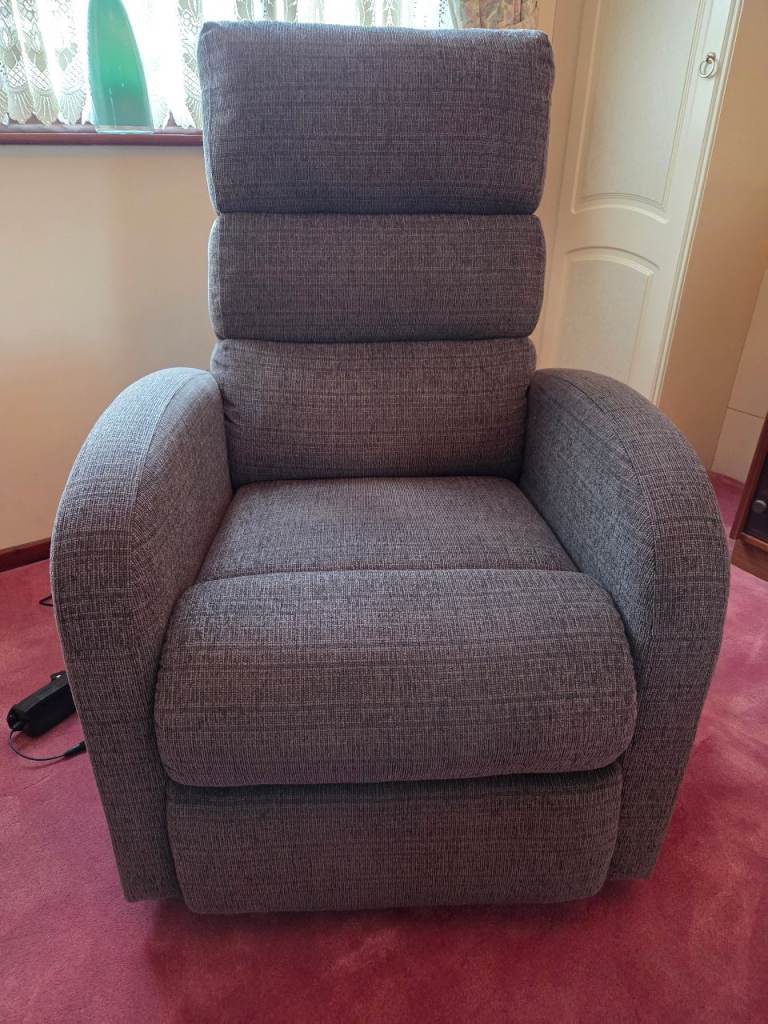 CareCo Grey MaxiComfort Cloud Riser Recliner Chair 