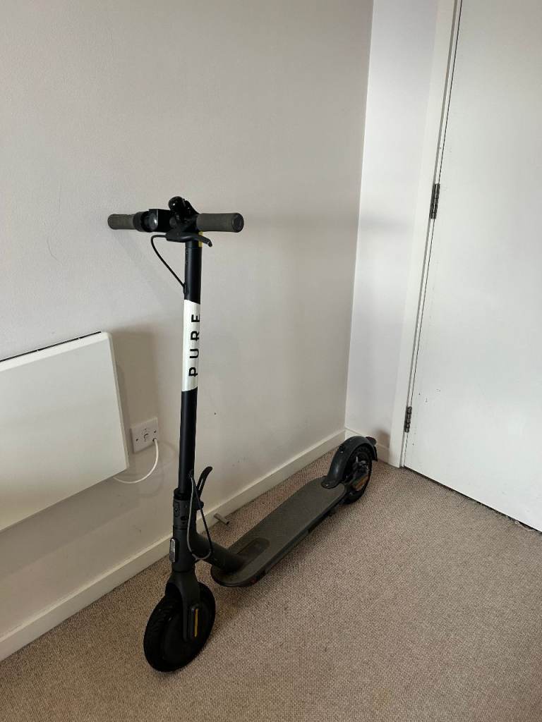 Xiaomi Essential Electric Scooter (Model DDHBC08NEB) – Black