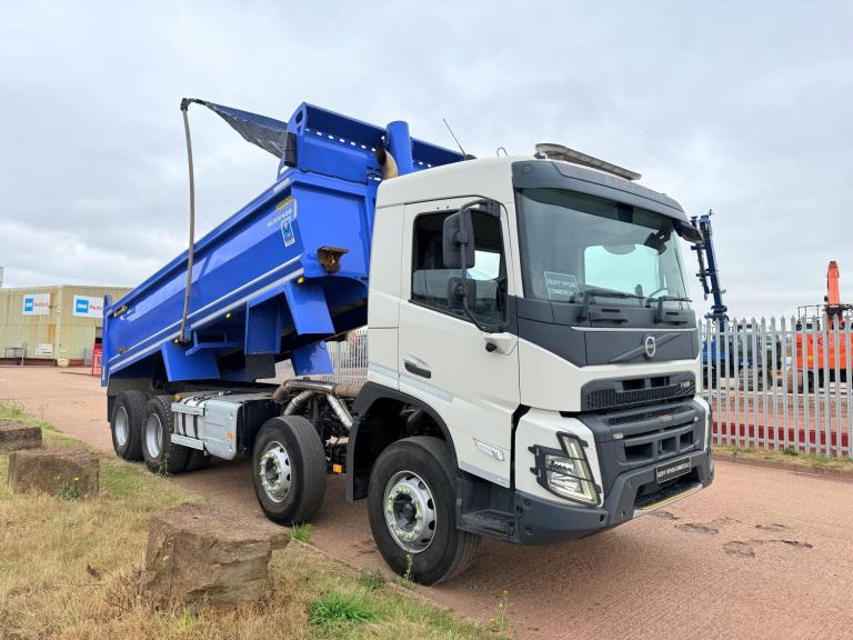 VOLVO FMX 420 2021 (71) EURO 6, 8X4 TIPPER, THOMPSON STEEL BODY