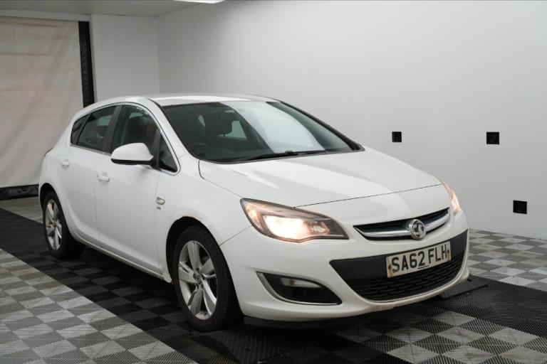 2012 Vauxhall Astra 1.6i 16V SRi 5dr HATCHBACK Petrol Manual