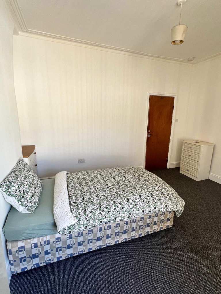**Room to Let** Bellamy Road, L4 £495 pcm
