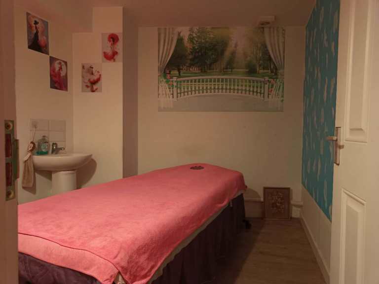 Relax or Deep Tissue Chinese Massage in Enfield