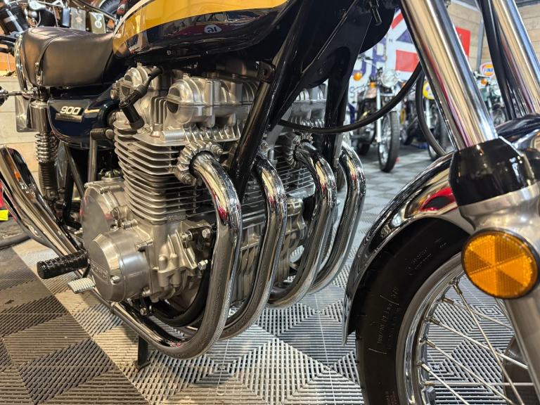 1974 Kawasaki Z1 B 900, restored and owned by Allan Millyard, outstanding, px 