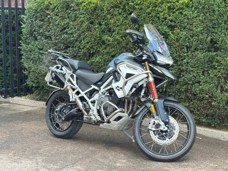 2023 TRIUMPH TIGER 1200 RALLY PRO ONLY 7920 MILES