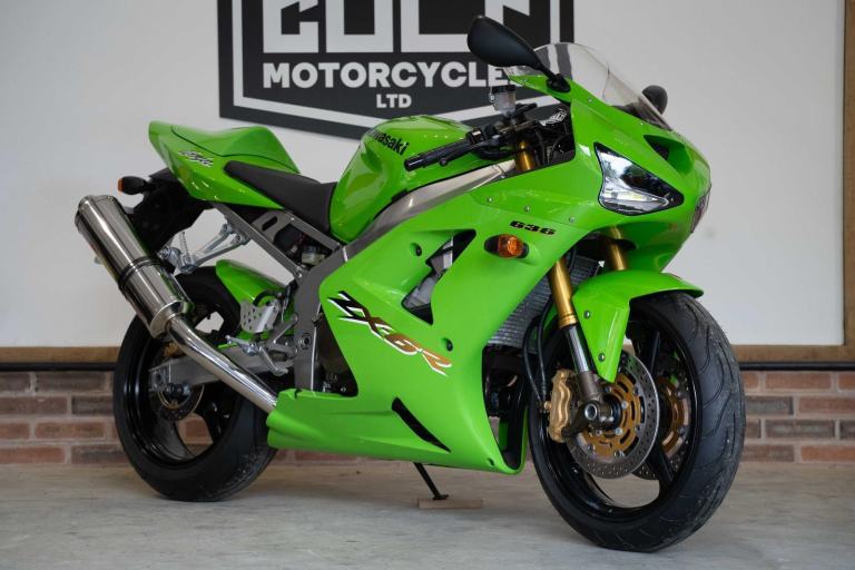 2003 Kawasaki ZX6R, only 5,930 miles, exceptional condition