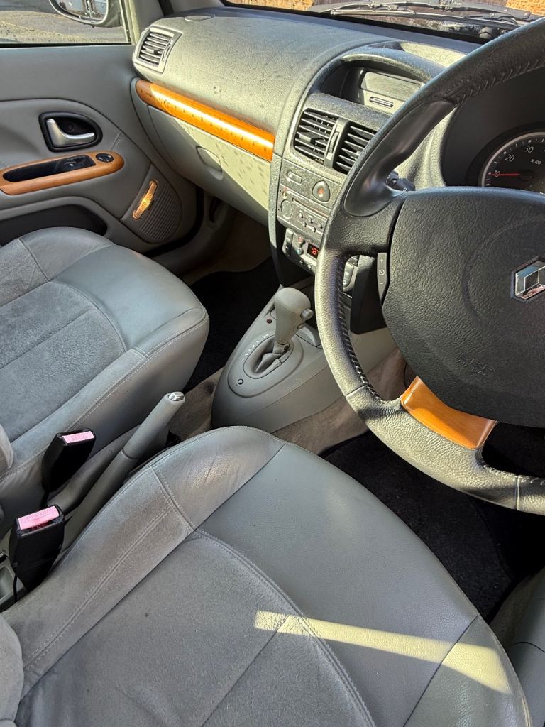 Renault, CLIO, AUTOMATIC 5 door hatch VERY low miles