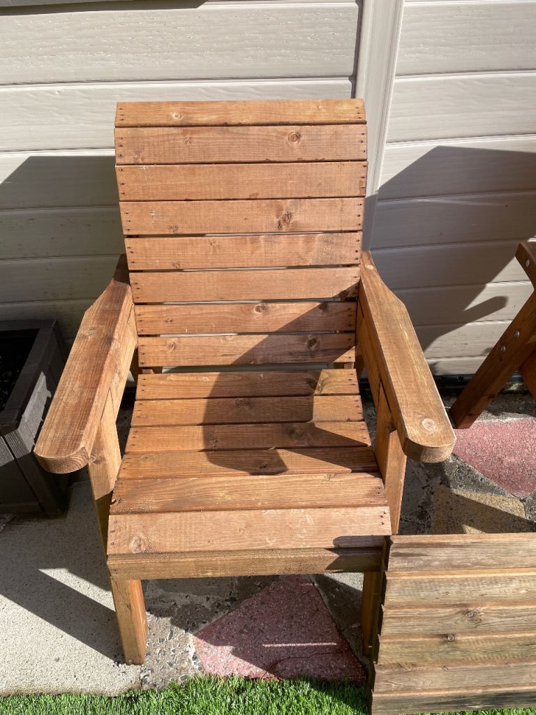 Garden table and chairs 