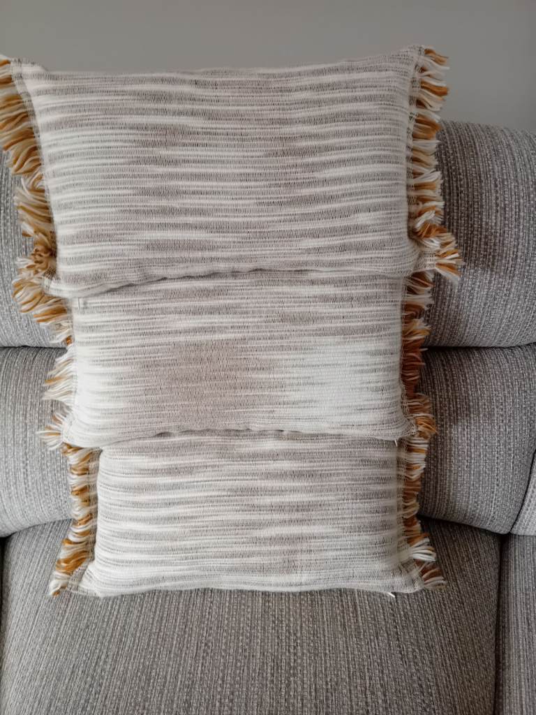 Back cushions .