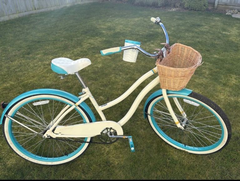 Huffy Ladies Beach Cruiser Bike 26 Inch Wheels