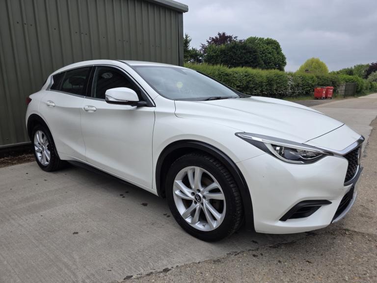 2017 Infiniti Q30 1.6T SE 5dr HATCHBACK Petrol Manual