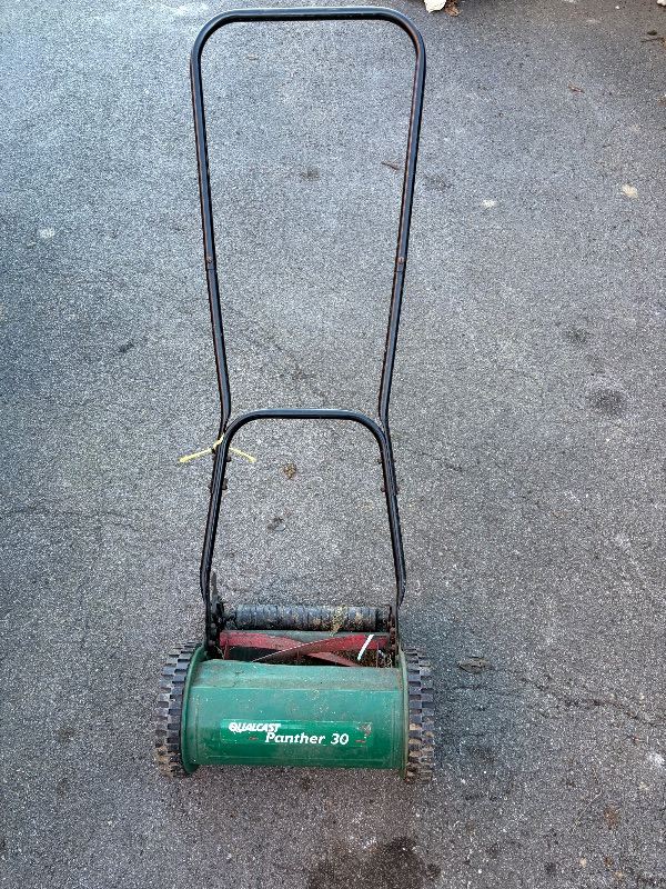 Qualcast Manual Lawnmower