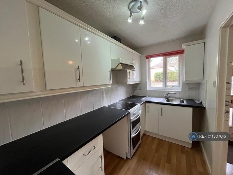 2 bedroom house in High School Close, March, PE15 (2 bed) (#1307016)