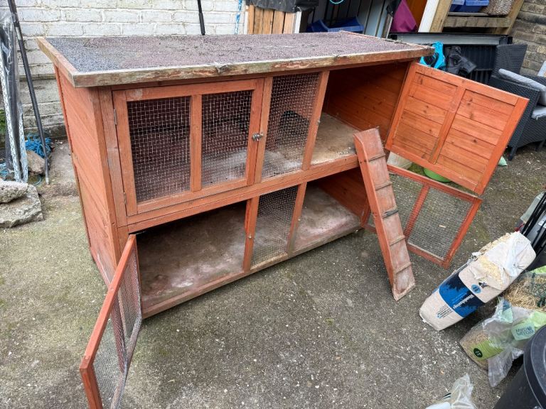 Rabbit hutch 