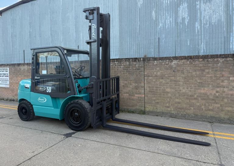 2011 Baoli 5ton diesel forklift, Full cab, 2k hours, 1 owner 
