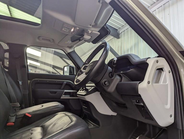 2021 Land Rover Defender 2.0 Defender SE Auto 4WD 5dr SUV Petrol Automatic