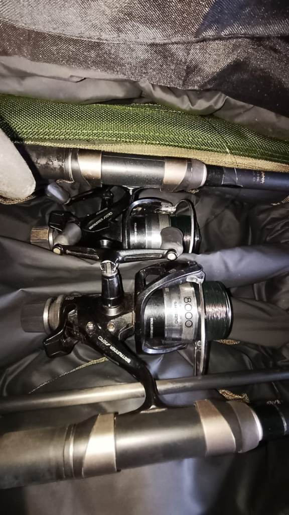 Carp fishing 2 Shimano katana rod set up   barbel rod  carp waggler landing net  and rod bagbag