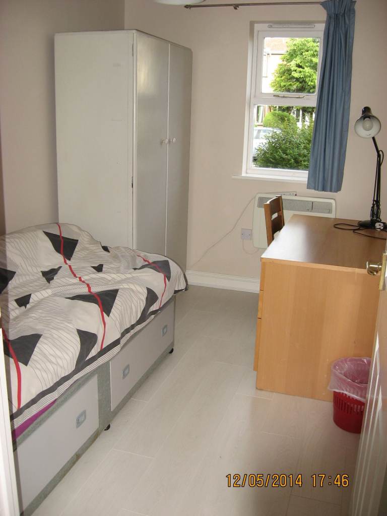 A furnished single room CB1