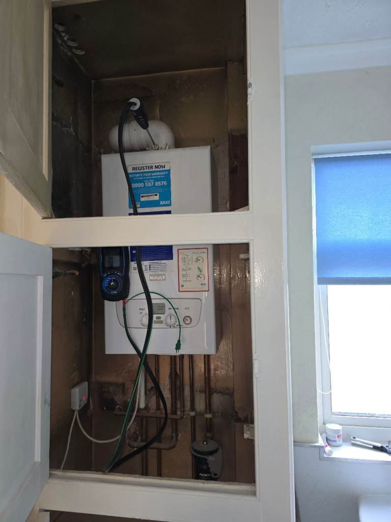 Gas Safe registered engineer/plumber, cookers, hobs & boilers servi
