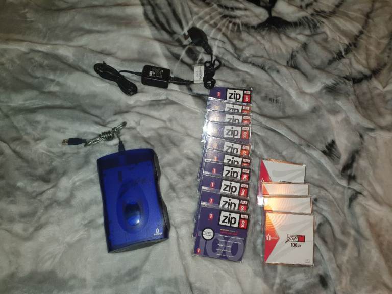 Iomega Zip 100 external zip drive 100mb Z100USBNC