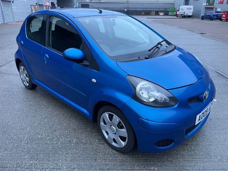 TOYOTA AYGO 1.0 VVTI, BLUE, FSH, VGC, 5DRS.