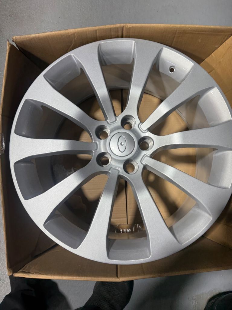 20 Inch Alloy Wheels to Fit Range Rover Models Brand new Set of 4 in the Boxes 📦 £200 to Clear 
