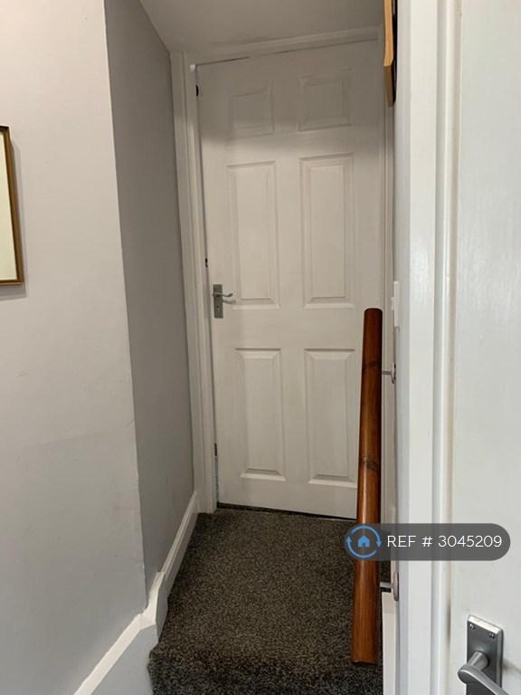 2 bedroom flat in Egremont House, Carnforth, LA6 (2 bed) (#3045209)