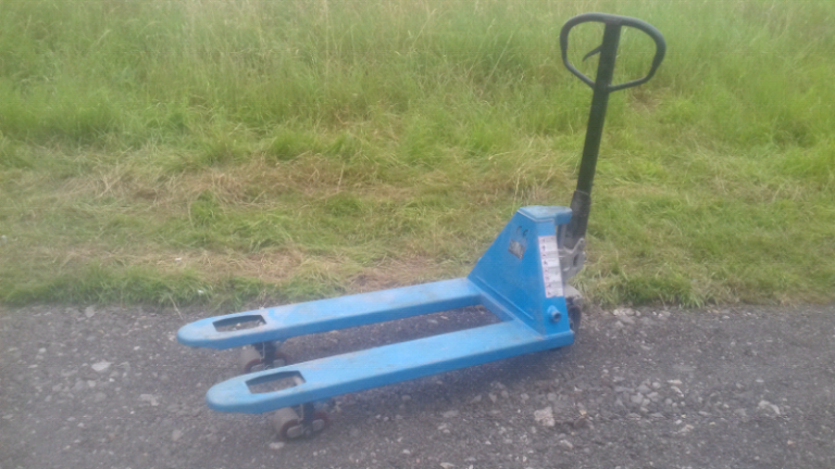Pallet Pump Truck 2500 kgs capacity 