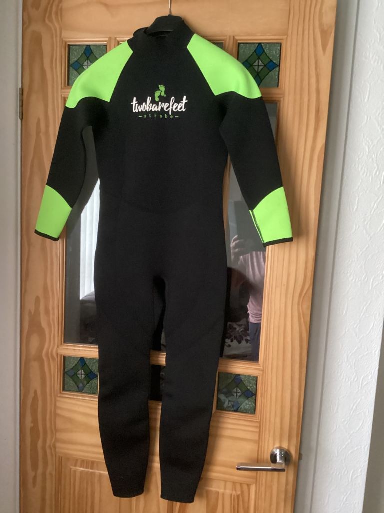 Child’s 2 Bare Feet Wetsuit for approx age 10/12 years NEW