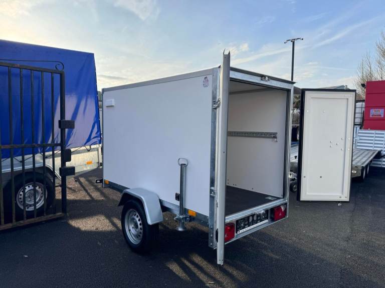 Brand New 6,8ft x 3,8ft x 4,1ft Single axle Box trailer with Barn doors 750KG Un braked