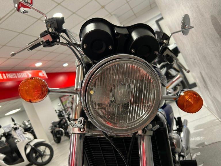 Y/2001 Triumph Legend TT 900 - 14916 miles - GREAT CONDITION!!