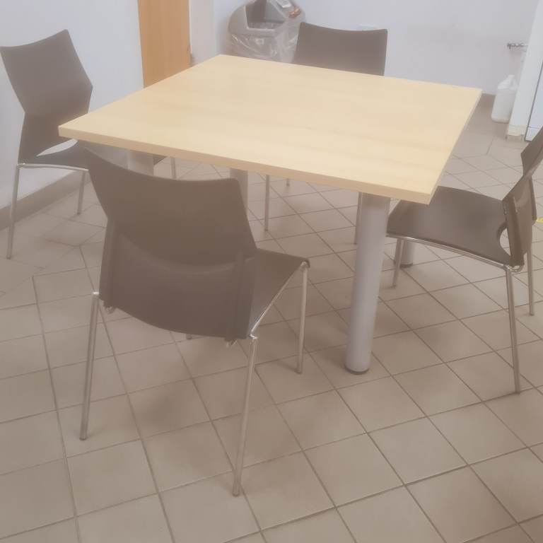 Maple Cafe tables 
