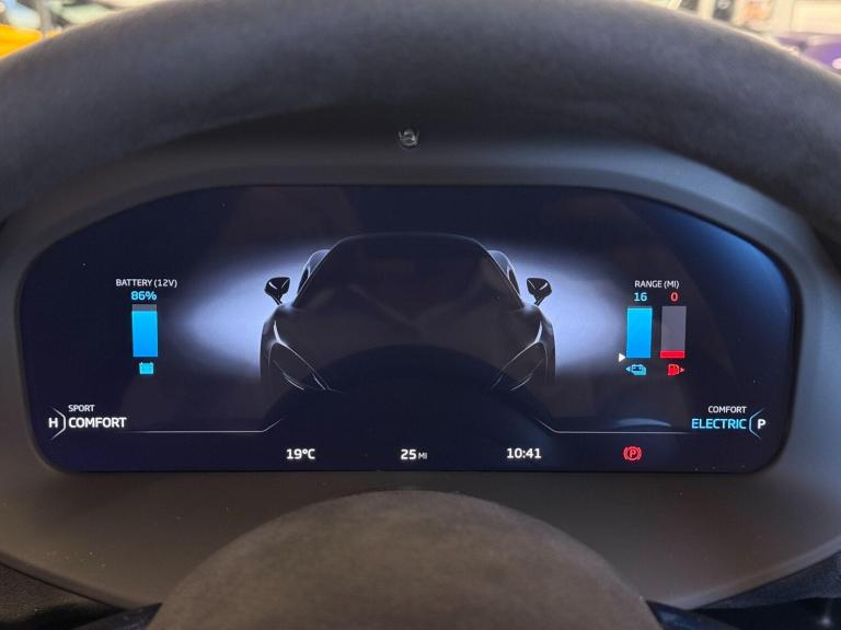  McLaren Artura 3.0T V6 7.4kWh Performance Spider 2dr Petrol Plug-in Hybrid SSG Euro 6 (s/s Petro...