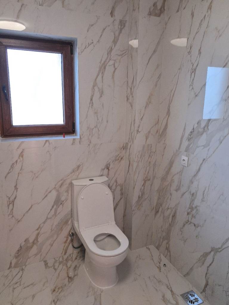 Handyman Building Tiles Bathroom Renovation kitchen floor ceiling Plastering delivery 